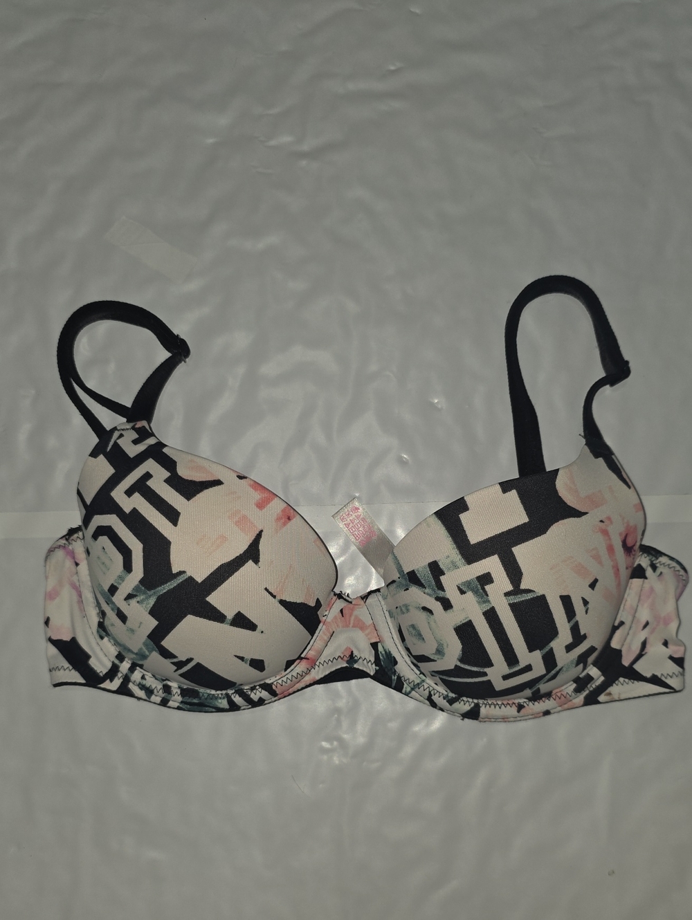 PINK Victoria's Secret Black & White Geometric Floral Underwire Bra